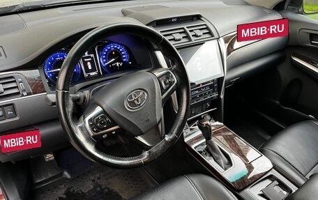 Toyota Camry, 2017 год, 2 590 000 рублей, 12 фотография