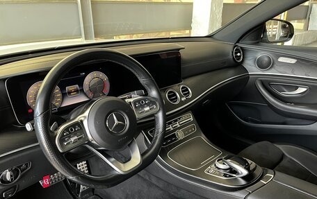Mercedes-Benz E-Класс, 2018 год, 3 500 000 рублей, 10 фотография