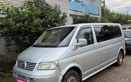 Volkswagen Transporter T5 рестайлинг, 2004 год, 1 150 000 рублей, 1 фотография