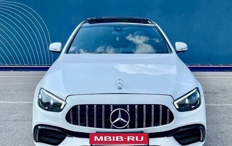 Mercedes-Benz E-Класс, 2020 год, 4 350 000 рублей, 3 фотография