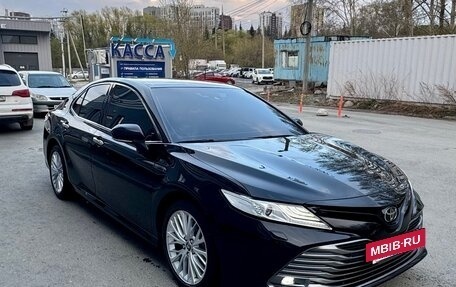 Toyota Camry, 2018 год, 3 200 000 рублей, 2 фотография