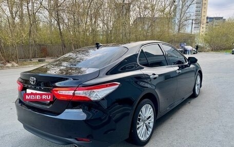 Toyota Camry, 2018 год, 3 200 000 рублей, 4 фотография