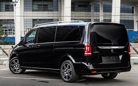 Mercedes-Benz V-Класс, 2023 год, 14 990 000 рублей, 4 фотография