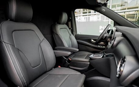 Mercedes-Benz V-Класс, 2023 год, 14 990 000 рублей, 22 фотография