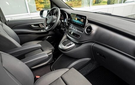 Mercedes-Benz V-Класс, 2023 год, 14 990 000 рублей, 24 фотография