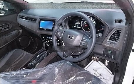 Honda Vezel, 2019 год, 2 150 000 рублей, 6 фотография