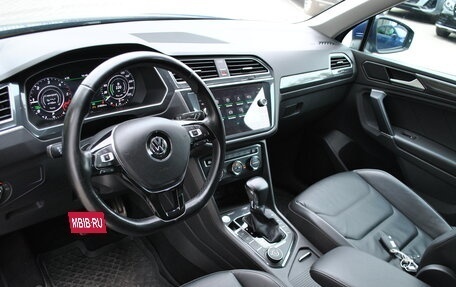 Volkswagen Tiguan II, 2018 год, 1 899 000 рублей, 20 фотография
