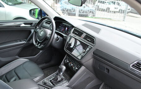 Volkswagen Tiguan II, 2018 год, 1 899 000 рублей, 25 фотография