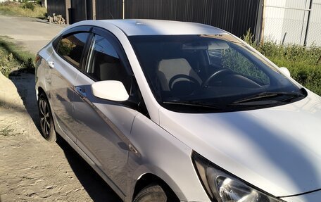 Hyundai Solaris II рестайлинг, 2012 год, 580 000 рублей, 2 фотография