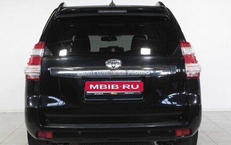 Toyota Land Cruiser Prado 150 рестайлинг 2, 2016 год, 4 000 000 рублей, 6 фотография