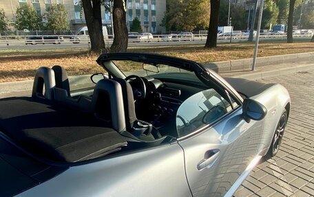 Fiat 124 Spider I, 2017 год, 2 190 000 рублей, 6 фотография