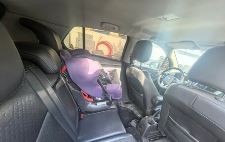 Chevrolet Tracker III, 2015 год, 880 000 рублей, 10 фотография