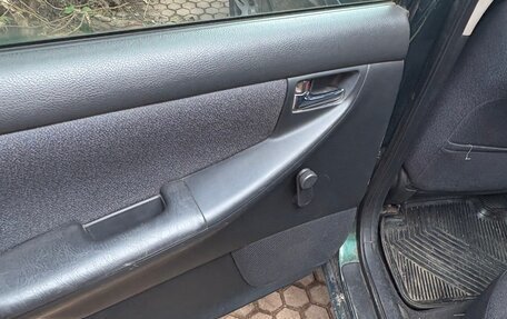 Toyota Corolla, 2003 год, 700 000 рублей, 13 фотография