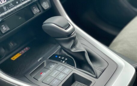 Toyota RAV4, 2025 год, 3 700 000 рублей, 13 фотография