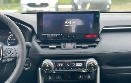 Toyota RAV4, 2025 год, 3 700 000 рублей, 26 фотография