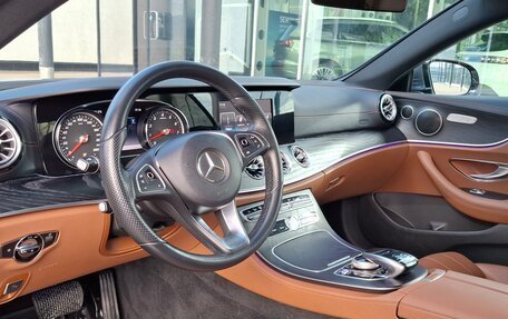Mercedes-Benz E-Класс, 2018 год, 2 990 000 рублей, 10 фотография