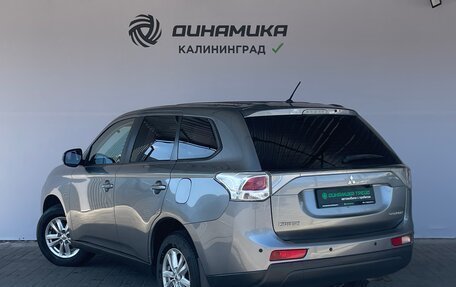 Mitsubishi Outlander III рестайлинг 3, 2013 год, 1 390 000 рублей, 3 фотография