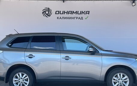 Mitsubishi Outlander III рестайлинг 3, 2013 год, 1 390 000 рублей, 6 фотография