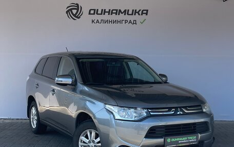Mitsubishi Outlander III рестайлинг 3, 2013 год, 1 390 000 рублей, 7 фотография