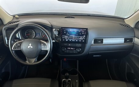 Mitsubishi Outlander III рестайлинг 3, 2013 год, 1 390 000 рублей, 17 фотография