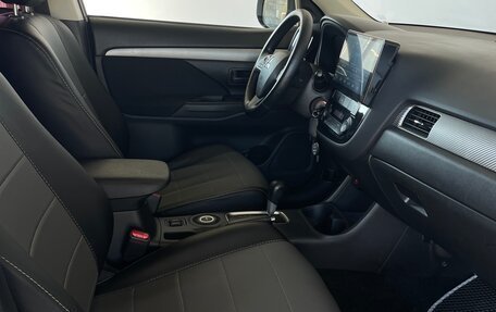 Mitsubishi Outlander III рестайлинг 3, 2013 год, 1 390 000 рублей, 20 фотография