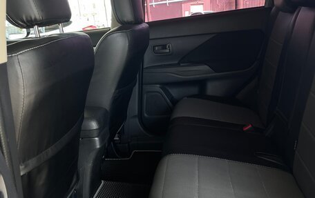 Mitsubishi Outlander III рестайлинг 3, 2013 год, 1 390 000 рублей, 19 фотография