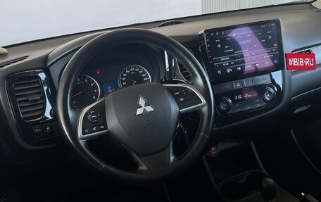 Mitsubishi Outlander III рестайлинг 3, 2013 год, 1 390 000 рублей, 16 фотография