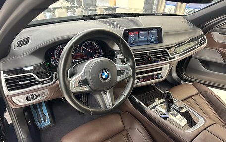 BMW 7 серия, 2018 год, 4 499 000 рублей, 14 фотография