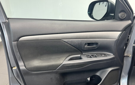 Mitsubishi Outlander III рестайлинг 3, 2013 год, 1 395 000 рублей, 9 фотография