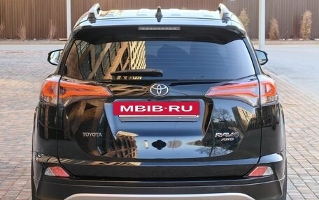Toyota RAV4, 2017 год, 2 250 000 рублей, 10 фотография
