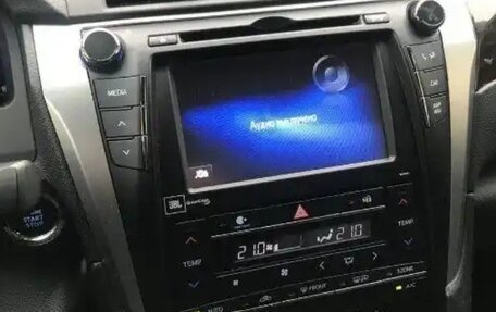 Toyota Camry, 2017 год, 2 150 000 рублей, 8 фотография