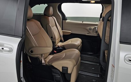 Toyota Sienna, 2022 год, 4 350 015 рублей, 13 фотография