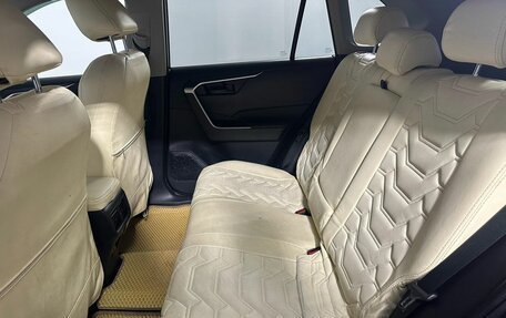 Toyota RAV4, 2020 год, 2 350 000 рублей, 16 фотография