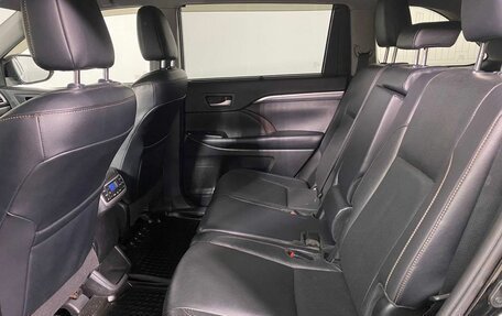 Toyota Highlander III, 2019 год, 3 750 000 рублей, 19 фотография
