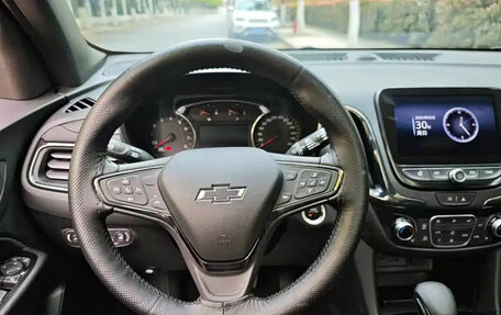 Chevrolet Equinox III, 2022 год, 2 100 001 рублей, 8 фотография