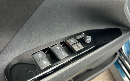 Toyota Camry, 2020 год, 2 360 000 рублей, 18 фотография