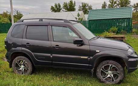Chevrolet Niva I рестайлинг, 2018 год, 800 000 рублей, 1 фотография