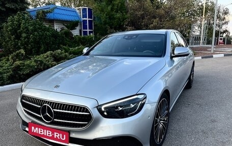 Mercedes-Benz E-Класс, 2020 год, 4 550 000 рублей, 2 фотография