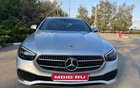 Mercedes-Benz E-Класс, 2020 год, 4 550 000 рублей, 3 фотография
