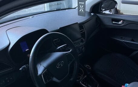 Hyundai Solaris II рестайлинг, 2021 год, 1 810 000 рублей, 12 фотография