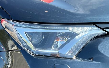 Toyota RAV4, 2017 год, 2 620 000 рублей, 10 фотография