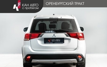 Mitsubishi Outlander III рестайлинг 3, 2016 год, 1 800 000 рублей, 4 фотография