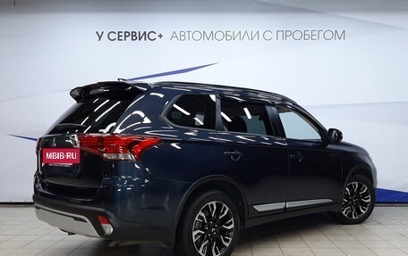 Mitsubishi Outlander III рестайлинг 3, 2021 год, 2 520 000 рублей, 3 фотография