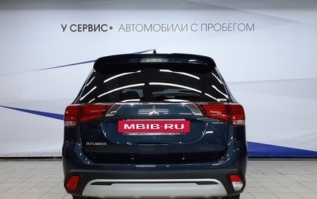 Mitsubishi Outlander III рестайлинг 3, 2021 год, 2 520 000 рублей, 4 фотография