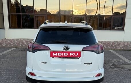 Toyota RAV4, 2016 год, 2 750 000 рублей, 3 фотография