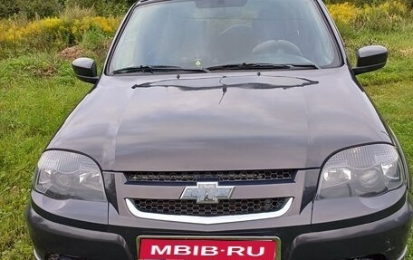Chevrolet Niva I рестайлинг, 2018 год, 800 000 рублей, 5 фотография