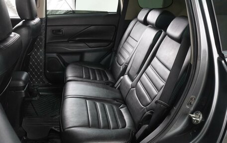 Mitsubishi Outlander III рестайлинг 3, 2016 год, 1 680 000 рублей, 9 фотография