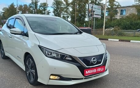 Nissan Leaf II, 2018 год, 1 290 000 рублей, 1 фотография