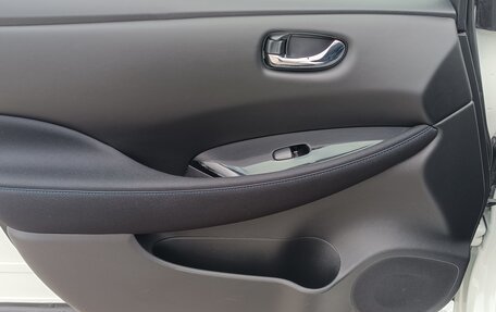 Nissan Leaf II, 2018 год, 1 290 000 рублей, 8 фотография