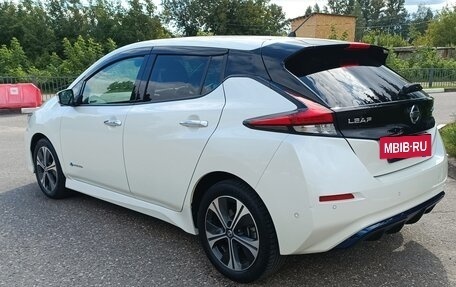 Nissan Leaf II, 2018 год, 1 290 000 рублей, 2 фотография